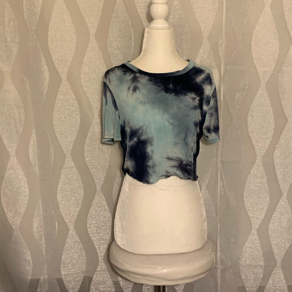 Cropped raw hem baby tee